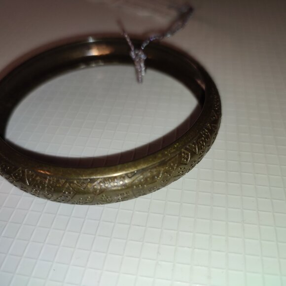 Cuff Bracelet Medium Sized Hand antiquated golden look metallic academia - Picture 3 of 4